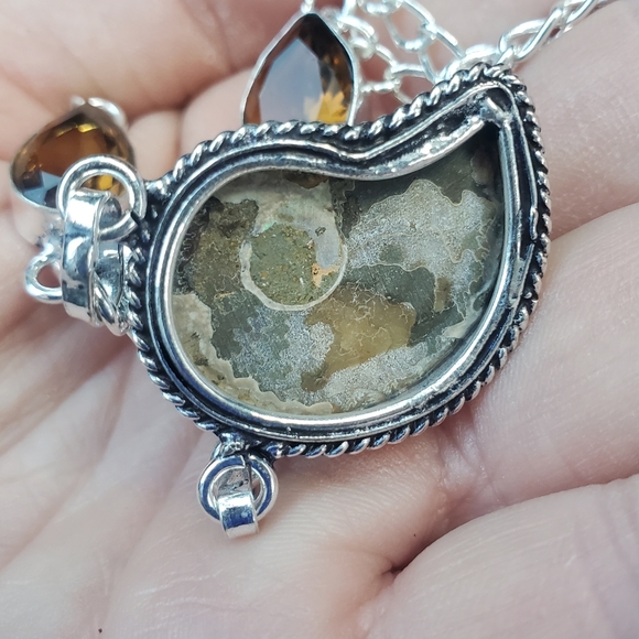 New Ammonite Fossil and Smoky Topaz 925 Silver Necklace. - Picture 7 of 15